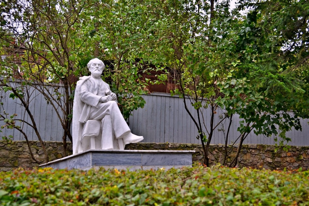 Памятник К.Э. Циолковскому - фото - 1