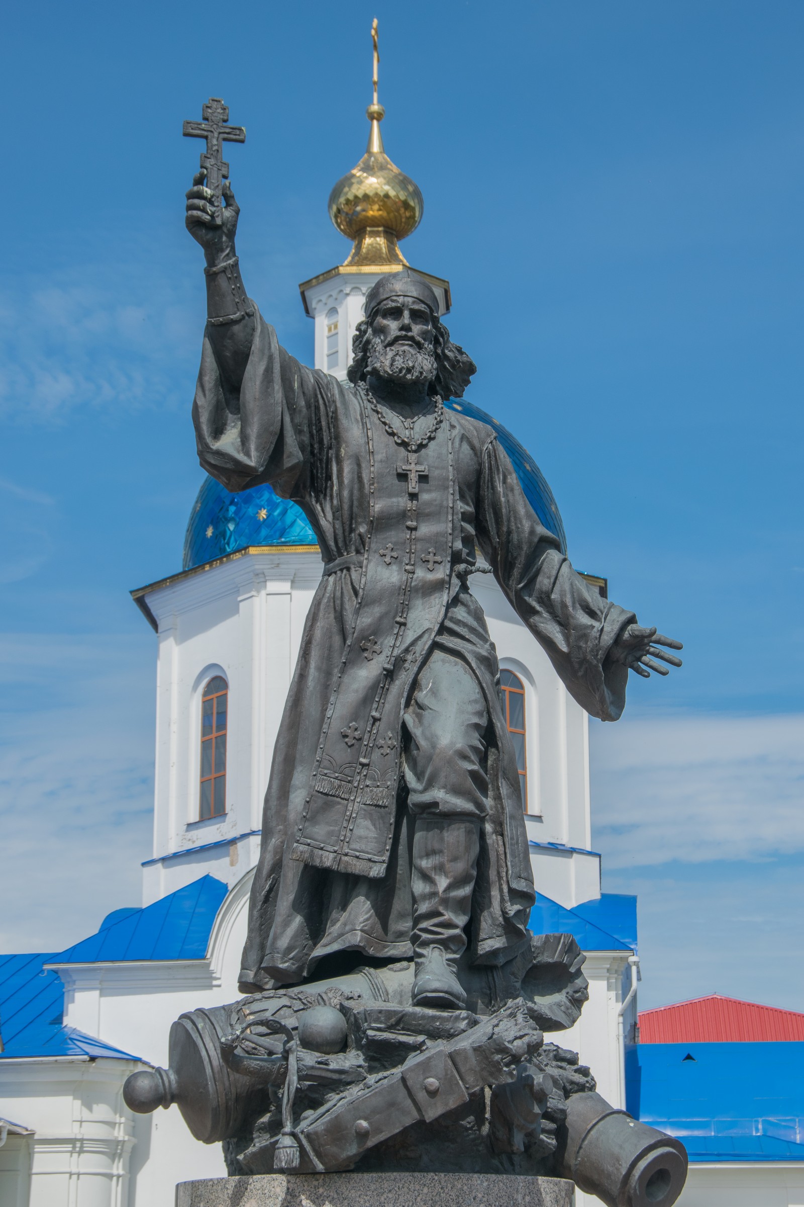 Памятник полковому священнику - фото - 2