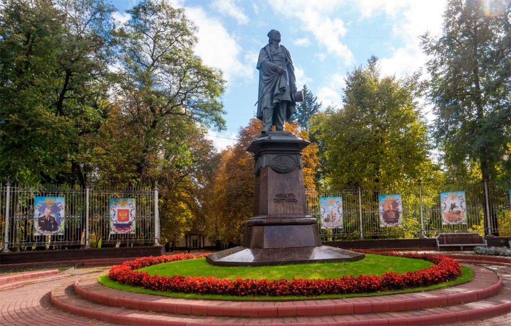 Памятник Ф.И. Тютчеву - фото - 2
