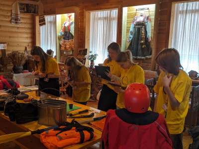 региональный этап Чемпионата по профессиональному мастерству «ПРОФЕССИОНАЛЫ» – 2026 в Смоленской области. Компетенция «Организация экскурсионных услуг» – Юниоры - фото - 3